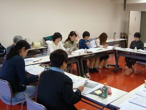 嘱託職員や民間委託などの実態を次々に報告